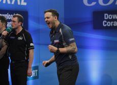 Joe 'Rockstar' Cullen steht im Viertelfinale der PDC UK Open