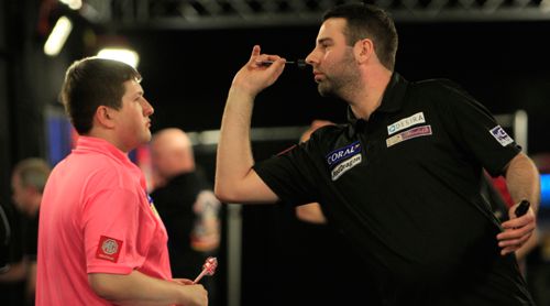 Nathan Derry und Keegan Brown Nathan Derry besiegt Keegan Brown bei den UK Open 2015