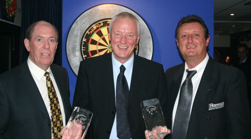 Eric Bristow mit John Lowe und Barry Hearn