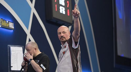 Jim Long zog trotz schwacher Leistung in die 2. Runde der WM ein
