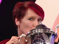 Lisa Ashton ist amtierende Darts Weltmeisterin Darts Weltmeisterin Lisa Ashton