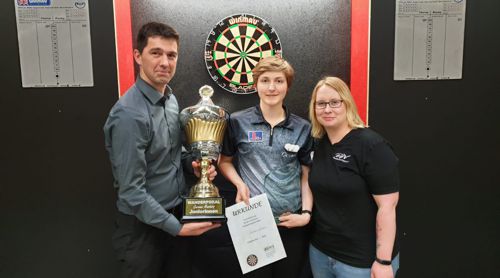 Darts-Frauen-Mannschaft Christina Schuler