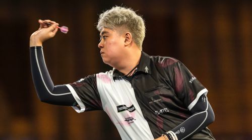 Man Lok Leung Darts-Technik