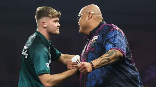 Charlie Manby 3:0 Adam Sevada