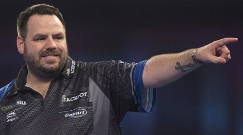Adrian Lewis mit Bart bei der WM