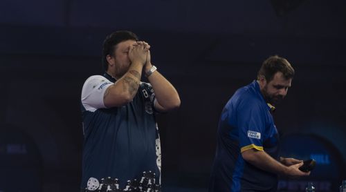 Danny Baggish wirft Adrian Lewis aus der WM