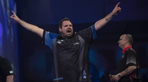 Adrian Lewis dreht eine verloren geglabute Partie gegen Darren Webster