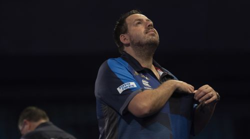 Adrian Lewis auf der Suche