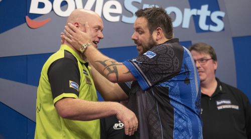 Adrian Lewis langt Michael van Gerwen in die Komfortzone