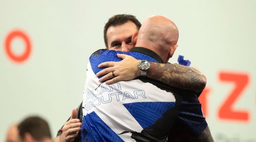 Alan Soutar besiegt Jonny Clayton