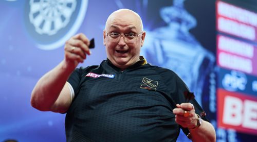 Andrew Gilding verschenkt seine Flights