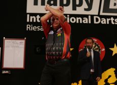 Andy Boulton bezwingt Alan Norris mit 6:1