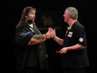 Andy Fordham und Wayne Jones lieferten sich ein spannendes Duell, allerdings auf mäßigem Niveau