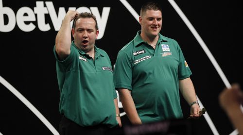 Brendan Dolan und Daryl Gurney ziehen in das Halbfinale des World Cup of Darts ein