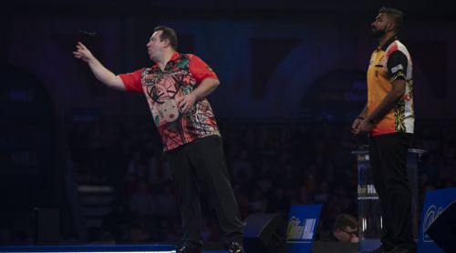 Brendan Dolan gewinnt locker gegen Nitin Kumar