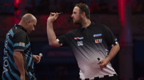 Callan Rydz besiegt Rob Cross