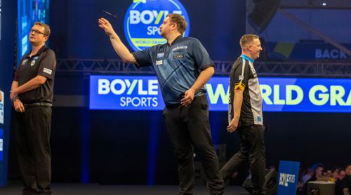 Cameron Menzies 2:0 Chris Dobey