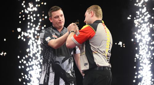Chris Dobey 6:2 Dimitri Van den Bergh
