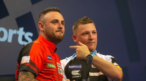 Chris Dobey gratuliert Joe Cullen