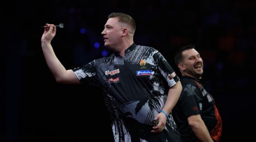 Jonny Clayton 6:4 Chris Dobey