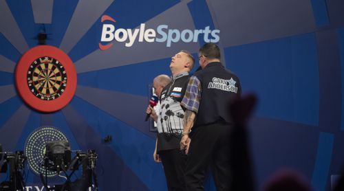 Chris Dobey besiegt Gary Anderson