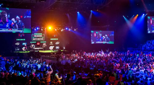 Phil Taylor besiegt Corey Cadby bei den Melbourne Darts Masters