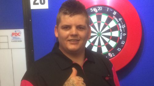 Corey Cadby gewinnt die PDC Tour-Karte am ersten Spieltag der Q-School