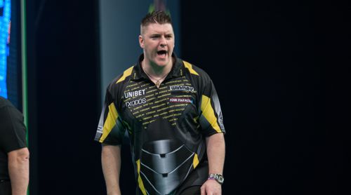 Daryl Gurney freut sich ber seinen Sieg gegen Michael van Gerwen