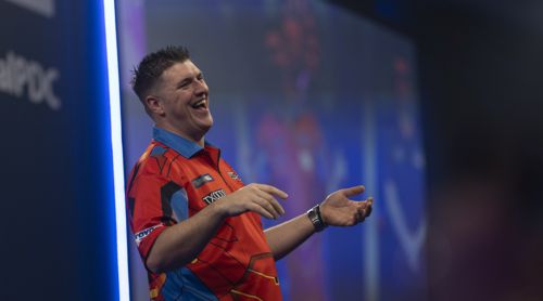 Daryl Gurney mit Spaß beim Walk-on
