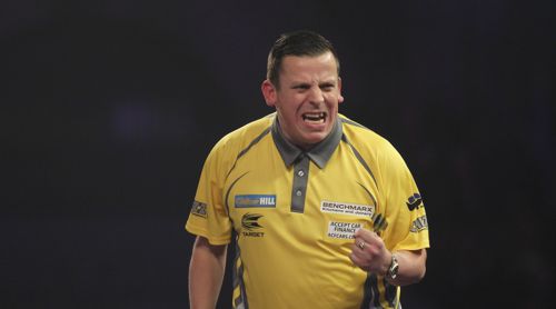 Dave Chisnall freut sich über den Sieg gegen Jelle Klaasen