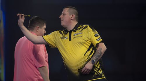 Dave Chisnall schickt Keegan Brown nach Hause