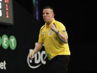 Dave Chisnall bekommt es im Viertelfinale des PDC World Grand Prix mit Daryl Gurney zu tun