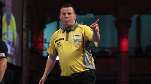 Dave Chisnall zieht mühelos in die zweite Runde des PDC World Matchplay 2017 ein