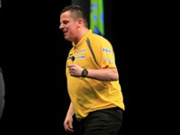 Dave Chisnall steht nach seinem Erfolg über Adrian Lewis sicher im Halbfinale der Premier League Darts