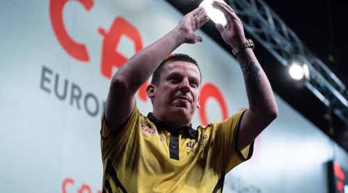 Dave Chisnall klatscht