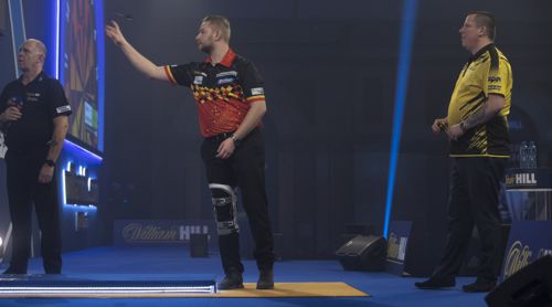 Dimitri Van den Bergh unterliegt Dave Chisnall