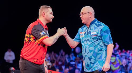 Dimitri Van den Bergh ohne Probleme gegen Ian White