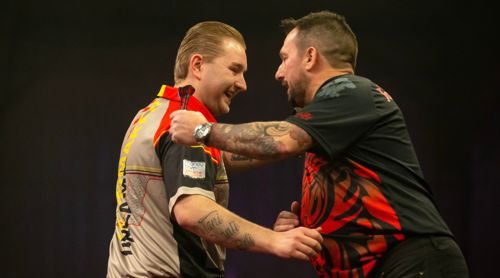 Jonny Clayton 6:2 Dimitri Van den Bergh