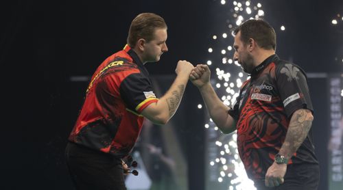 Dimitri Van den Bergh verdrängt Jonny Clayton von der Tabellenspitze