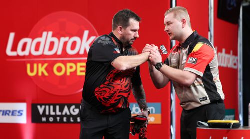Dimitri Van den Bergh 10:7 Jonny Clayton