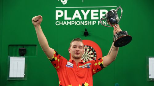 Dimitri Van den Bergh ist Junioren Darts Weltmeister 2017