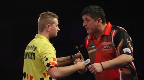 Dimitri van den Bergh wirft seinen Freund Mensur Suljovic aus der Weltmeisterschaft