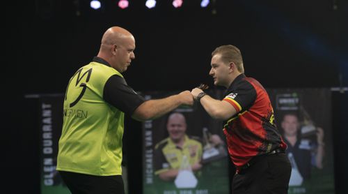 Dimitri Van den Bergh und Michael van Gerwen trennen sich Remis