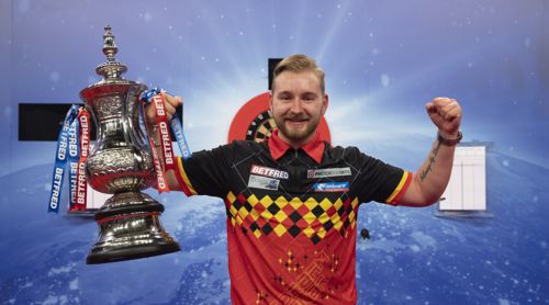 Dimitri Van den Bergh mit der Phil Taylor Trophy