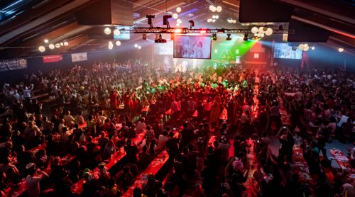 Die Dartfans in Graz verwandeln die Halle in ein Tollhaus