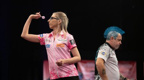 Fallon Sherrock kann gegen Peter Wright nicht gewinnen