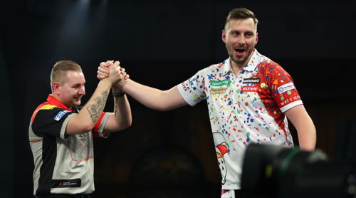 Florian Hempel besiegt Dimitri Van den Bergh
