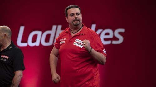 Gabriel Clemens zieht in das Achtelfinale der Players Championship Finals ein