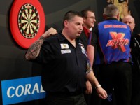 Gary Anderson gewinnt gegen Andy Boulton und bleibt auch im dritten Spiel ungeschlagen