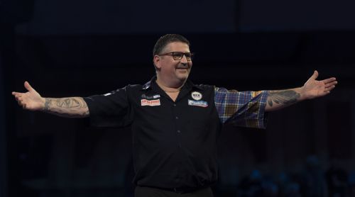 Gary Anderson breitet zum Jubel die Arme aus